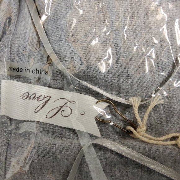L love gray top large NWT - Picture 6 of 8